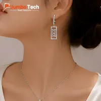 طقم إكسسوار — سلسلة وحلق بتصميم مستطيل مرصع بأحجار الكريستال